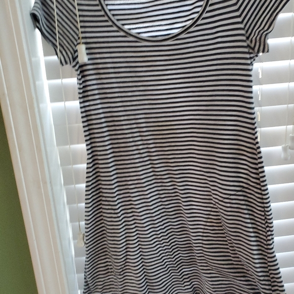 Nice dress - Picture 2 of 2